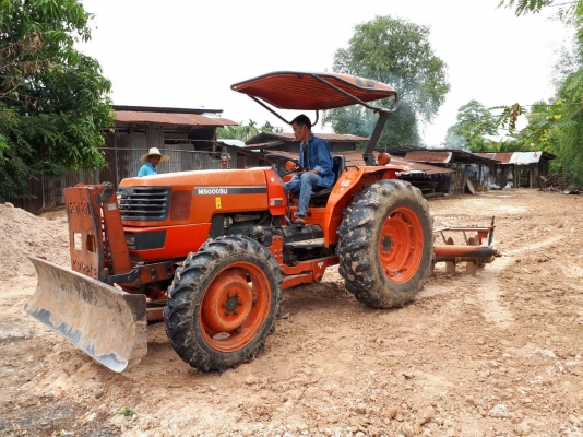 ขายด่วนรถไถ KUBOTA M5000 อุปกรณ์ ผาน6ดันหน้า เครื่องเียร์ดี ท้ายแน่น รถสภาพสด พร้อมใช้งาน เอกสารเล่มทะเบียน