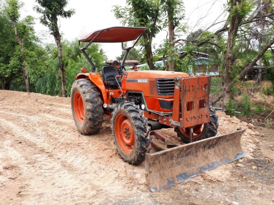 ขายด่วนรถไถ KUBOTA M5000 อุปกรณ์ ผาน6ดันหน้า เครื่องเียร์ดี ท้ายแน่น รถสภาพสด พร้อมใช้งาน เอกสารเล่มทะเบียน