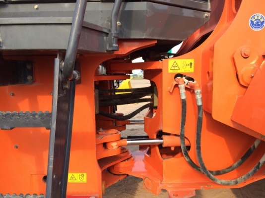 ขายรถตักล้อยาง HITACHI ZW220 (เทียบเท่า WA380-6) ปี 2012 รถนอกนำเข้าจากญี่ปุ่น มีVDOการทำงานครับ