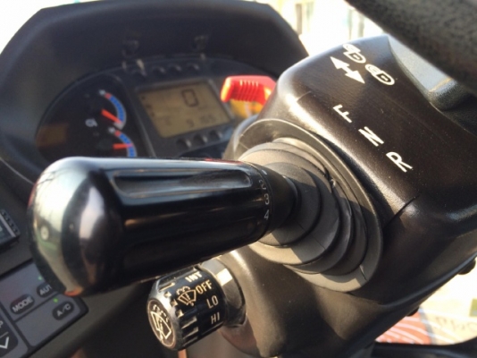 ขายรถตักล้อยาง HITACHI ZW220 (เทียบเท่า WA380-6) ปี 2012 รถนอกนำเข้าจากญี่ปุ่น มีVDOการทำงานครับ