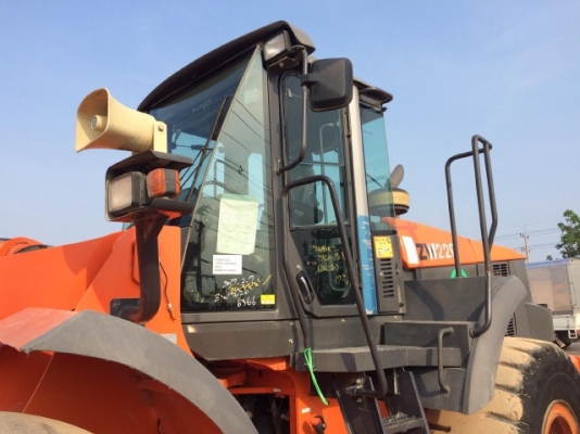 ขายรถตักล้อยาง HITACHI ZW220 (เทียบเท่า WA380-6) ปี 2012 รถนอกนำเข้าจากญี่ปุ่น มีVDOการทำงานครับ