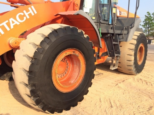 ขายรถตักล้อยาง HITACHI ZW220 (เทียบเท่า WA380-6) ปี 2012 รถนอกนำเข้าจากญี่ปุ่น มีVDOการทำงานครับ