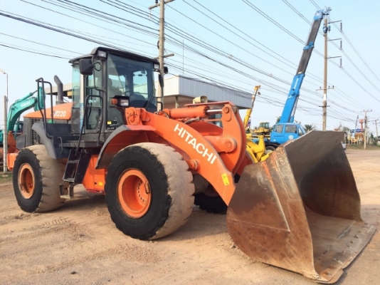 ขายรถตักล้อยาง HITACHI ZW220 (เทียบเท่า WA380-6) ปี 2012 รถนอกนำเข้าจากญี่ปุ่น มีVDOการทำงานครับ