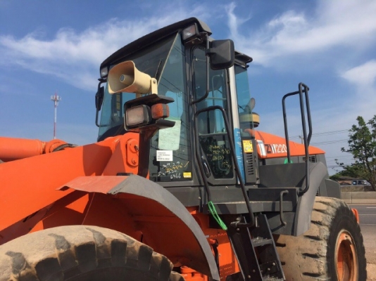 ขายรถตักล้อยาง HITACHI ZW220 (เทียบเท่า WA380-6) ปี 2012 รถนอกนำเข้าจากญี่ปุ่น มีVDOการทำงานครับ
