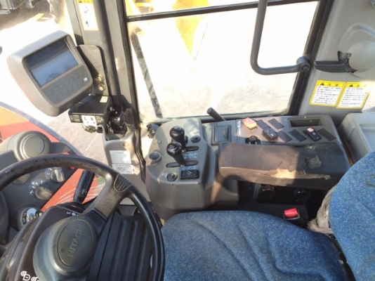 ขายรถตักล้อยาง HITACHI ZW220 (เทียบเท่า WA380-6) ปี 2012 รถนอกนำเข้าจากญี่ปุ่น มีVDOการทำงานครับ