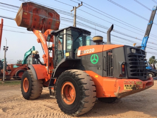 ขายรถตักล้อยาง HITACHI ZW220 (เทียบเท่า WA380-6) ปี 2012 รถนอกนำเข้าจากญี่ปุ่น มีVDOการทำงานครับ