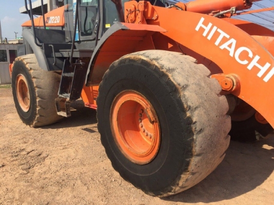 ขายรถตักล้อยาง HITACHI ZW220 (เทียบเท่า WA380-6) ปี 2012 รถนอกนำเข้าจากญี่ปุ่น มีVDOการทำงานครับ
