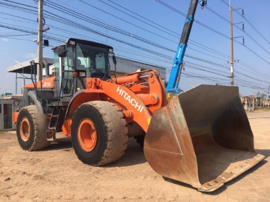 ขายรถตักล้อยาง HITACHI ZW220 (เทียบเท่า WA380-6) ปี 2012 รถนอกนำเข้าจากญี่ปุ่น มีVDOการทำงานครับ