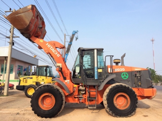 ขายรถตักล้อยาง HITACHI ZW220 (เทียบเท่า WA380-6) ปี 2012 รถนอกนำเข้าจากญี่ปุ่น มีVDOการทำงานครับ