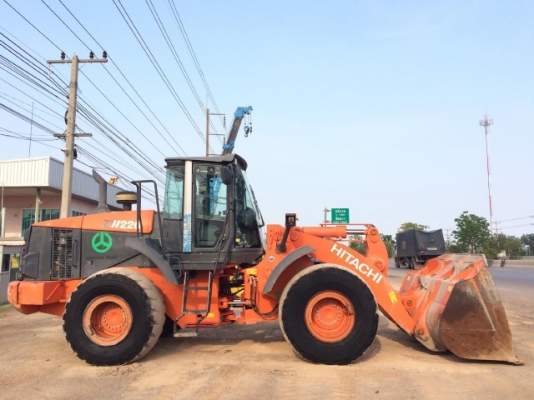 ขายรถตักล้อยาง HITACHI ZW220 (เทียบเท่า WA380-6) ปี 2012 รถนอกนำเข้าจากญี่ปุ่น มีVDOการทำงานครับ
