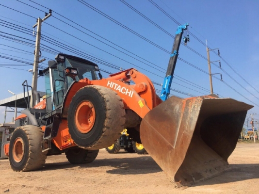 ขายรถตักล้อยาง HITACHI ZW220 (เทียบเท่า WA380-6) ปี 2012 รถนอกนำเข้าจากญี่ปุ่น มีVDOการทำงานครับ