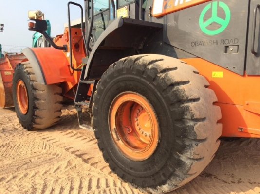 ขายรถตักล้อยาง HITACHI ZW220 (เทียบเท่า WA380-6) ปี 2012 รถนอกนำเข้าจากญี่ปุ่น มีVDOการทำงานครับ