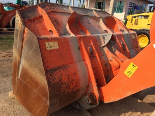 ขายรถตักล้อยาง HITACHI ZW220 (เทียบเท่า WA380-6) ปี 2012 รถนอกนำเข้าจากญี่ปุ่น มีVDOการทำงานครับ