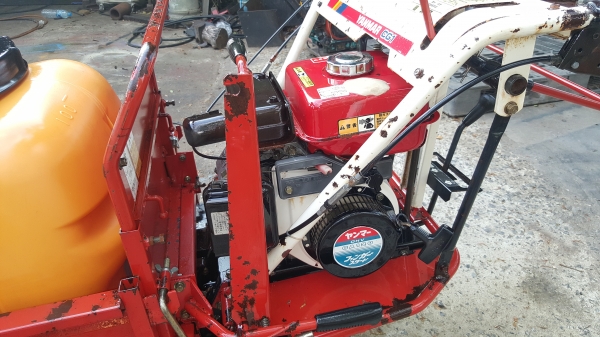 รถบรรทุกการเกษตร พร้อมปั้มฉีดยา  สอบถามต่อรองได้ พร้อมใช้งาน รหัส D2 -  2