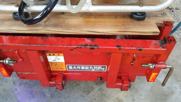 รถบรรทุกการเกษตร พร้อมปั้มฉีดยา  สอบถามต่อรองได้ พร้อมใช้งาน รหัส D2 -  2