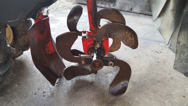 รถพรวนดินสาดออกข้าง พร้อมใช้งาน ราคา 17800 บาท รหัสสินค้า  D2 -  19