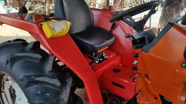 ขายแทรกเตอร์คูโบต้า  L1-26 แรง เพลาเดียว พร้อมผาน5 เครื่องดีมากๆ