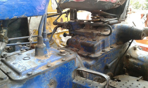 ขาย รถไถ FORD 6600 T5 เอกสารใบอินวอยซ์ อุปกรณ์มีใบดันหน้า เครื่องปลูกอ้อย ผาน 6 และผาน 3 ราคาต่อรองได้