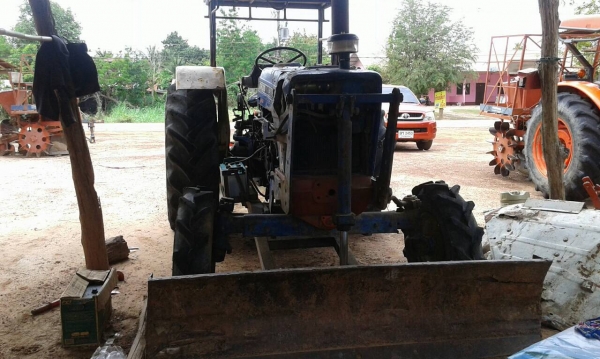 ขาย รถไถ FORD 6600 T5 เอกสารใบอินวอยซ์ อุปกรณ์มีใบดันหน้า เครื่องปลูกอ้อย ผาน 6 และผาน 3 ราคาต่อรองได้