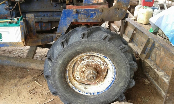 ขาย รถไถ FORD 6600 T5 เอกสารใบอินวอยซ์ อุปกรณ์มีใบดันหน้า เครื่องปลูกอ้อย ผาน 6 และผาน 3 ราคาต่อรองได้