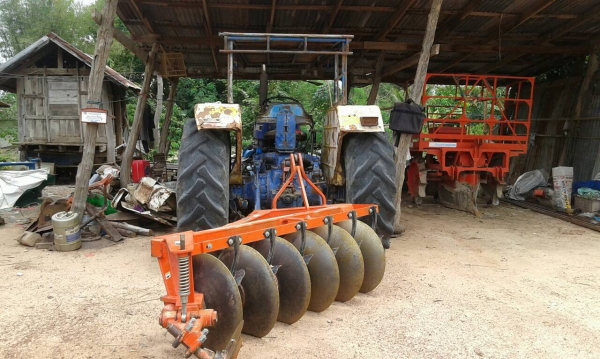 ขาย รถไถ FORD 6600 T5 เอกสารใบอินวอยซ์ อุปกรณ์มีใบดันหน้า เครื่องปลูกอ้อย ผาน 6 และผาน 3 ราคาต่อรองได้