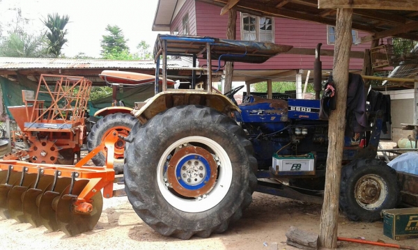 ขาย รถไถ FORD 6600 T5 เอกสารใบอินวอยซ์ อุปกรณ์มีใบดันหน้า เครื่องปลูกอ้อย ผาน 6 และผาน 3 ราคาต่อรองได้