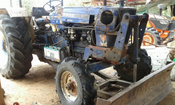 ขาย รถไถ FORD 6600 T5 เอกสารใบอินวอยซ์ อุปกรณ์มีใบดันหน้า เครื่องปลูกอ้อย ผาน 6 และผาน 3 ราคาต่อรองได้