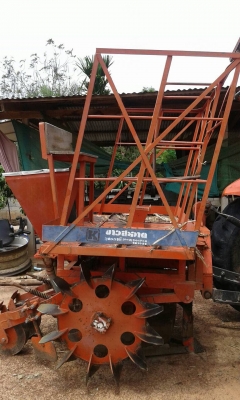 ขาย รถไถ FORD 6600 T5 เอกสารใบอินวอยซ์ อุปกรณ์มีใบดันหน้า เครื่องปลูกอ้อย ผาน 6 และผาน 3 ราคาต่อรองได้