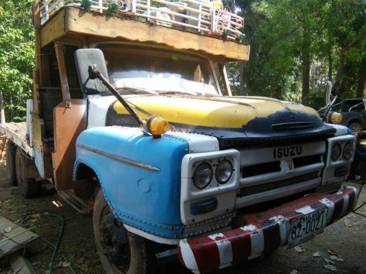 ขาย เทนเลอร์บรรทุกรถเกี่ยว มีหางพับไฮดรอริค 10 ล้อ หัวยาว เพลาเดียว เครื่อง 6BB1 145 แรงม้า ทะเบียนครบ