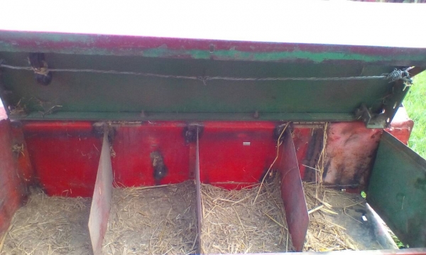 รถอัดฟางยีห้อ  KMT 1600 S พร้อมใช้ ราคา  เบาฯฯ 100000  บาท วันทูคอล 098 668-3479 dtac 094 283-9369  สิทธิ์คับ