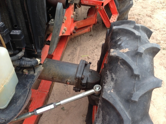 รถไถ 36 แรงปี  56 อุปกร 2 อย่าง   ซ. ม  1200   นิด ฯฯ มือเดียวป้ายแดง  ราคาเบาฯฯ  270000  บาท  วันทูคอล 098 668-3479 dtac 094 283-9369 สิทธิ์