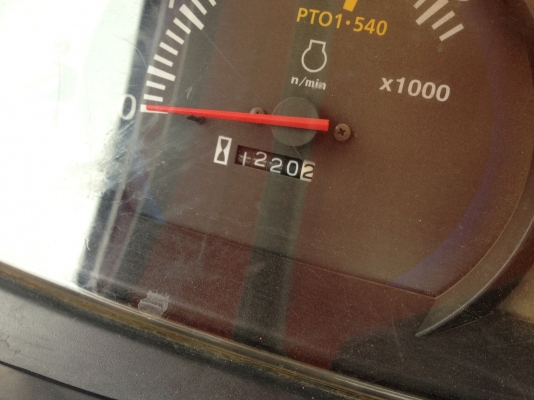 รถไถ 36 แรงปี  56 อุปกร 2 อย่าง   ซ. ม  1200   นิด ฯฯ มือเดียวป้ายแดง  ราคาเบาฯฯ  270000  บาท  วันทูคอล 098 668-3479 dtac 094 283-9369 สิทธิ์