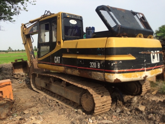 ขายรถแบคโฮ CAT 320 V2 สภาพเดิมๆ