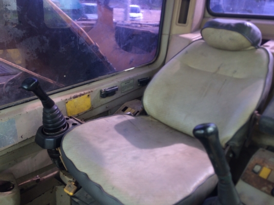 ขายรถแบคโฮ CAT 320 V2 สภาพเดิมๆ