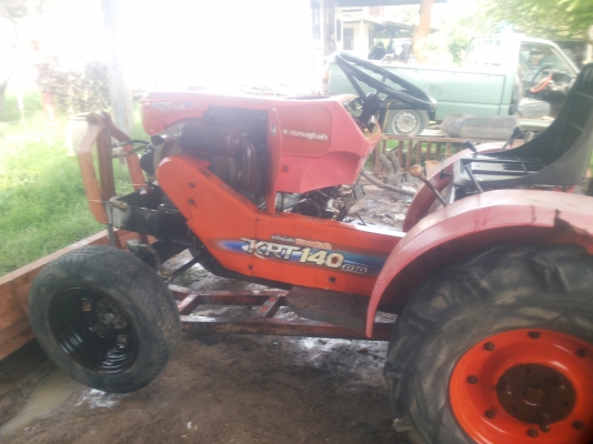 ขายตามสภาพรถไถ14แรงมีดันหน้าเครื่องติดปกติ