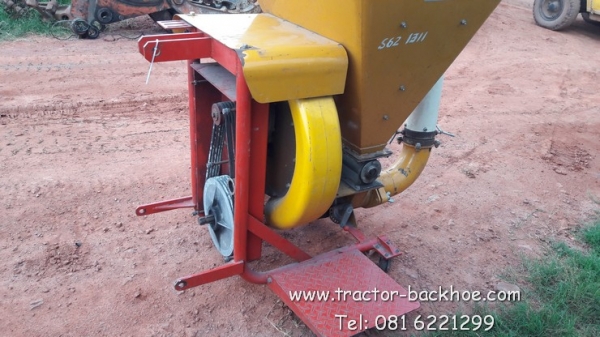 ขาย เครื่องฉีด พ่น หว่าน เมล็ด หว่าน พ่น  ปุ๋ย สำหรับติดรถไถนา เก่านอกครับ