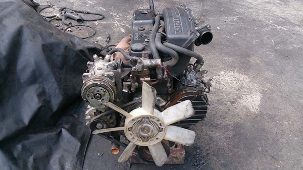ขายเครื่องยนต์ isuzu 4jb1 พร้อมเกียร์