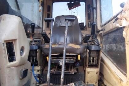 CATTERPILAR 320V2 ราคา 595,000 บาท เครื่องหลวม (กินน้ำมันเครื่องแล้ว). รถโหลด เพราะเครื่องหลวม ไฟฟ้าครบ (ขาดมอเตอร์คันเร่ง) โช่หนา เอวแน่น เอกสารอินวอยท์   รถอยู่ จ.สกลนคร