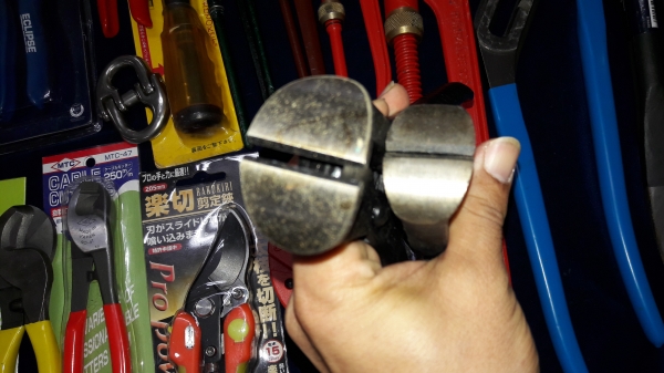 ขายคีมตัดตะปู HAZET  MADE IN GERMANY.ตัวเล็กเก่าเก็บ