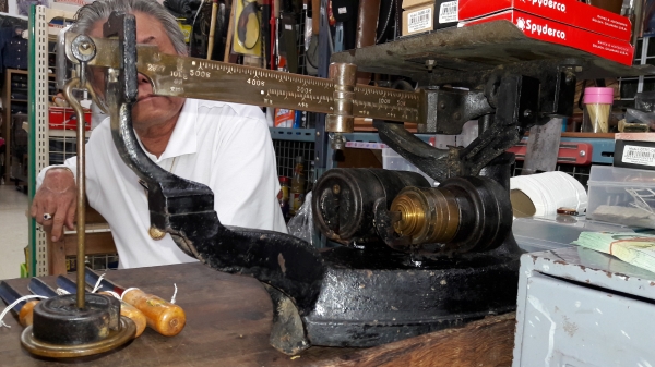 ขายตาชั่งญี่ปุ่นชั่งได้ 10กิโลกรัม งานเก่าสวยงาม MADE IN JAPAN.