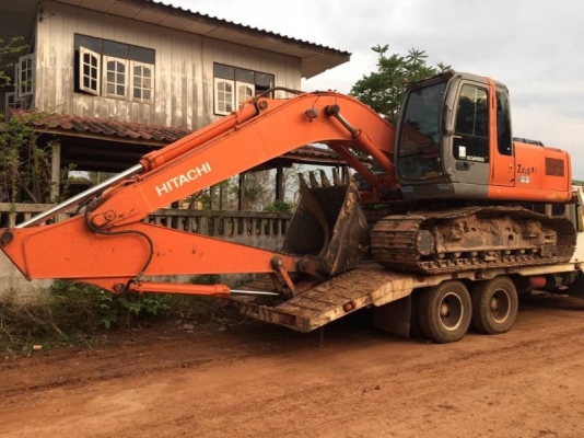 สวยสุดๆ เดิม 1,550,000 บาท HITACHI ZX200-1 ทำงาน 8,800 ชั่วโมง  เครื่องดี ไฟฟ้าครบ โช่ใหม่ 2 ข้าง เอวแน่น เอกสารอินวอยท์   รถอยู่ จ.ร้อยเอ็ด