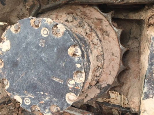 สวยสุดๆ เดิม 1,550,000 บาท HITACHI ZX200-1 ทำงาน 8,800 ชั่วโมง  เครื่องดี ไฟฟ้าครบ โช่ใหม่ 2 ข้าง เอวแน่น เอกสารอินวอยท์   รถอยู่ จ.ร้อยเอ็ด