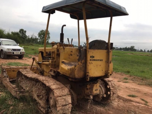KOMATSU D20P 165,000 บาท เครื่องดี เกียรดี โช่หนา ใบแทรคสวย เอกสารชื่อขาย  รถอยู่ จ.ร้อยเอ็ด