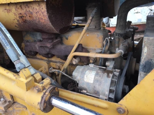 KOMATSU D20P 165,000 บาท เครื่องดี เกียรดี โช่หนา ใบแทรคสวย เอกสารชื่อขาย  รถอยู่ จ.ร้อยเอ็ด