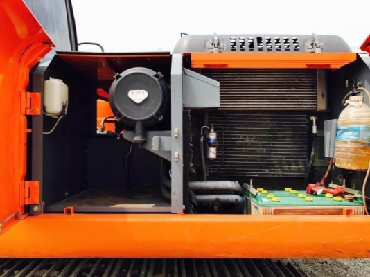 HITACHI ZX200-1 ราคา  1,550,000 บาท ทำงาน 8,200 เครื่องดี ไฟฟ้าครบ โช่ใหม่ 2 ข้าง เอวแน่น เอกสารเล่มทะเบียน  รถอยู่ จ.ปทุมธานี