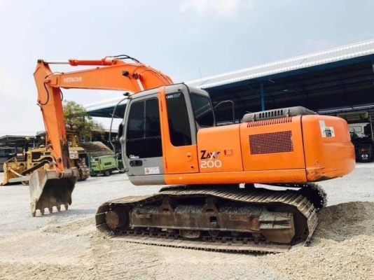 HITACHI ZX200-1 ราคา  1,550,000 บาท ทำงาน 8,200 เครื่องดี ไฟฟ้าครบ โช่ใหม่ 2 ข้าง เอวแน่น เอกสารเล่มทะเบียน  รถอยู่ จ.ปทุมธานี