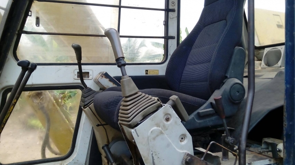 ขาย 495,000 KOBELCO sk 60-3 เครืองดี ปั้มแรง ไฟฟ้าครบ เอวแน่น ช่วงล่างสวย แอร์หนาว อินวอยท์ รถอยู่ ปทุมธานี 090-772-3710 090-772-3708