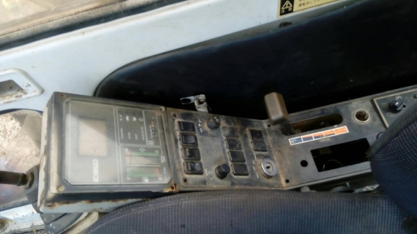 ขาย 495,000 KOBELCO sk 60-3 เครืองดี ปั้มแรง ไฟฟ้าครบ เอวแน่น ช่วงล่างสวย แอร์หนาว อินวอยท์ รถอยู่ ปทุมธานี 090-772-3710 090-772-3708