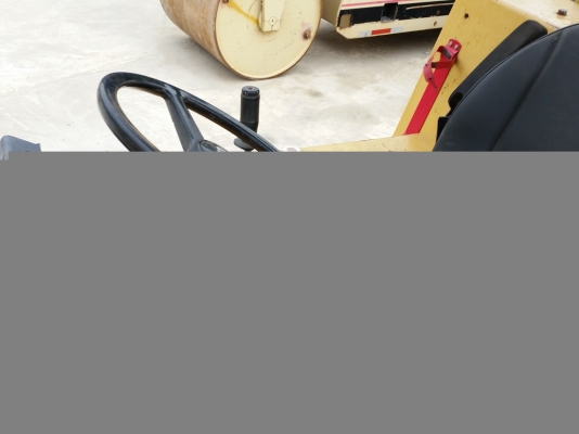 ขายรถบดอัดสั่นสะเทือนล้อเรียบ 10 ตัน CATERPILLAR CS-563 นำเข้าจาก USA แท้ 100\% สภาพสวย ไม่เคยใช้งานในไทย