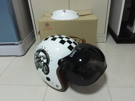 ขายหมวกกันน๊อค B.M HELMET สภาพสวย ราคา 500 บาท